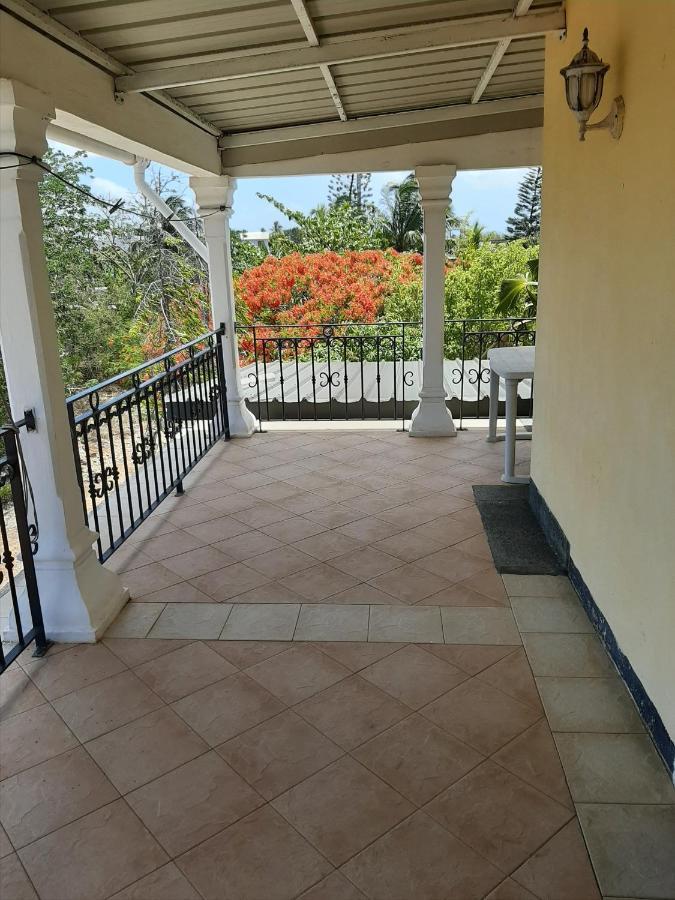 Dino 2 Apartment Trou aux Biches Exterior photo